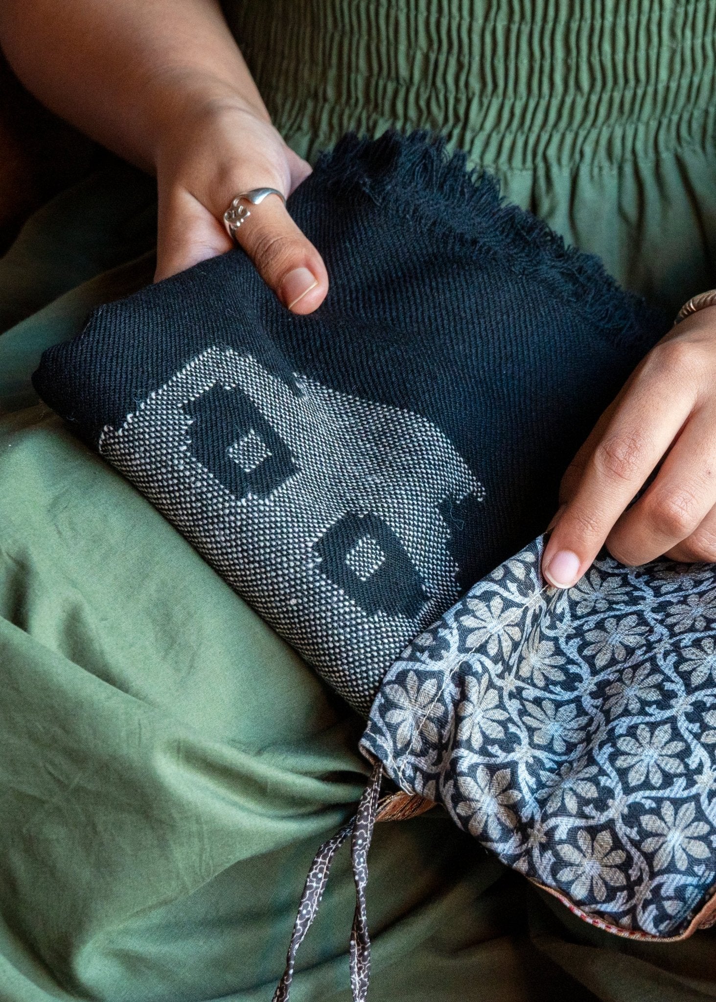 Black Shawl Wrap - Wool Blanket Scarf with Cat Motif - likemary