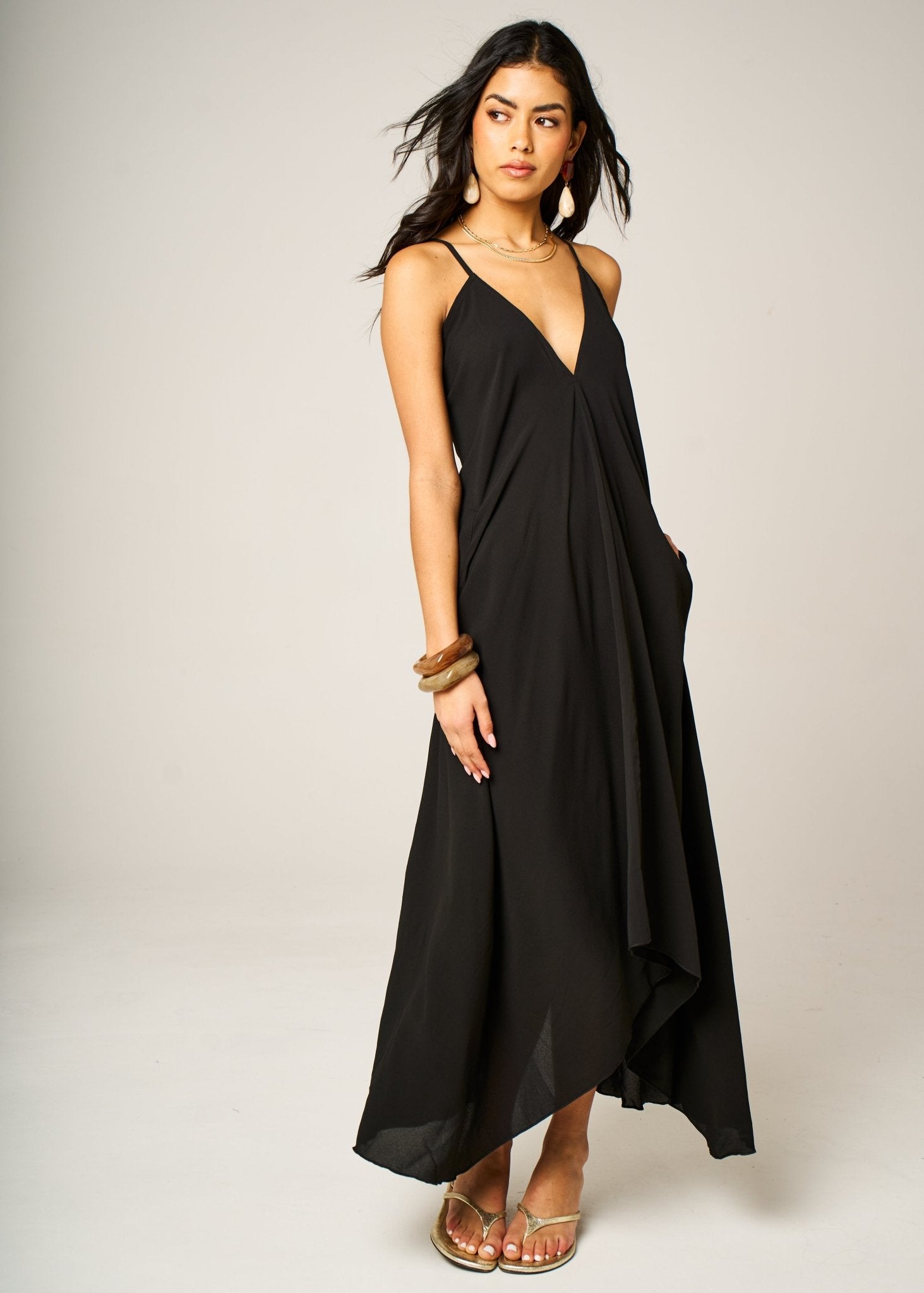 Black Summer Maxi Dress with Open Back & Pockets - likemary
