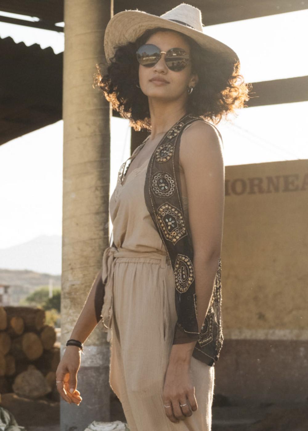Embellished Waistcoat In Black And Gold - likemary