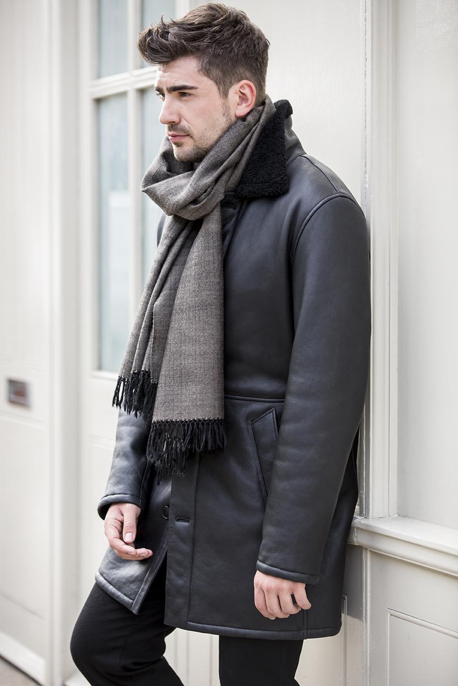 Handloom Merino Wool Herringbone Men's Oversize Scarf in Black - likemary