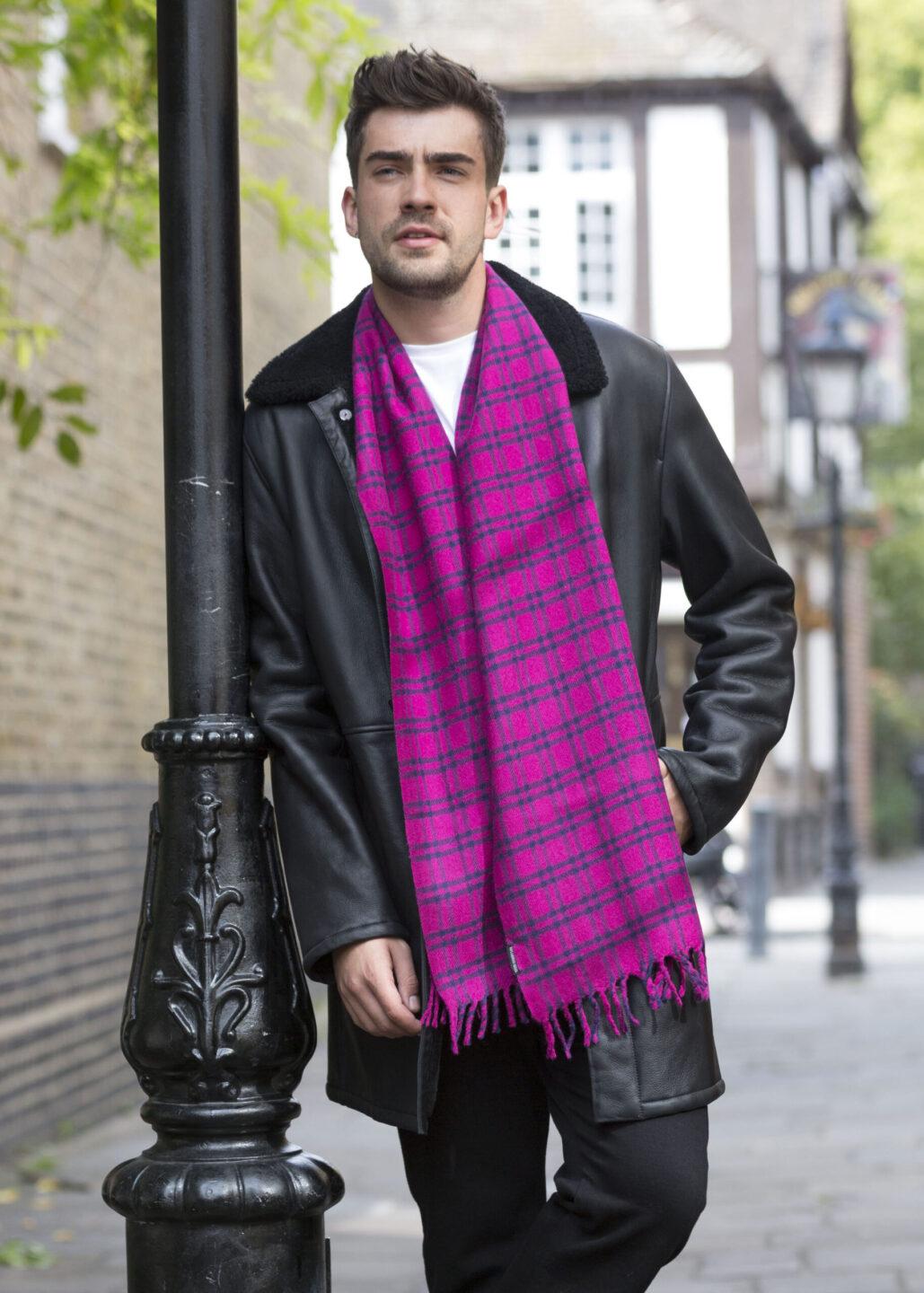 Handloom Tweed Merino Wool Plaid Scarf Pink - likemary