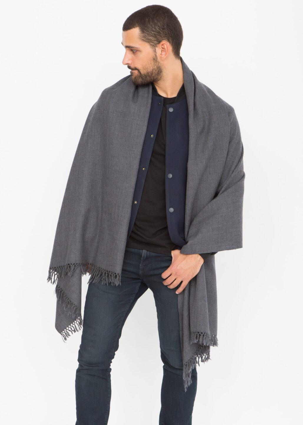 Men’s Oversized Merino Wool Scarf in Charcoal Grey Twill Weave - likemary