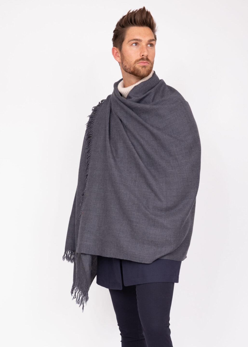 Men’s Oversized Merino Wool Scarf in Charcoal Grey Twill Weave - likemary