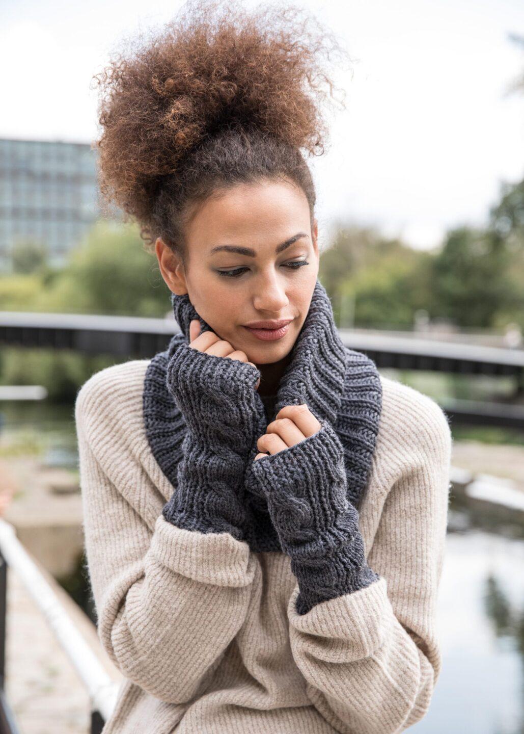 Merino Wool Cable - Knit Fingerless Gloves Charcoal Grey - likemary