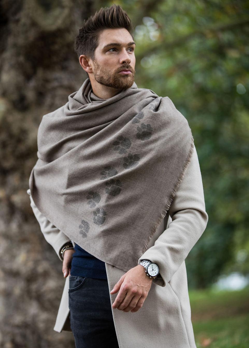 Merino Wool Handwoven Oversize Scarf with Paws Motif 100 X 200cm - likemary