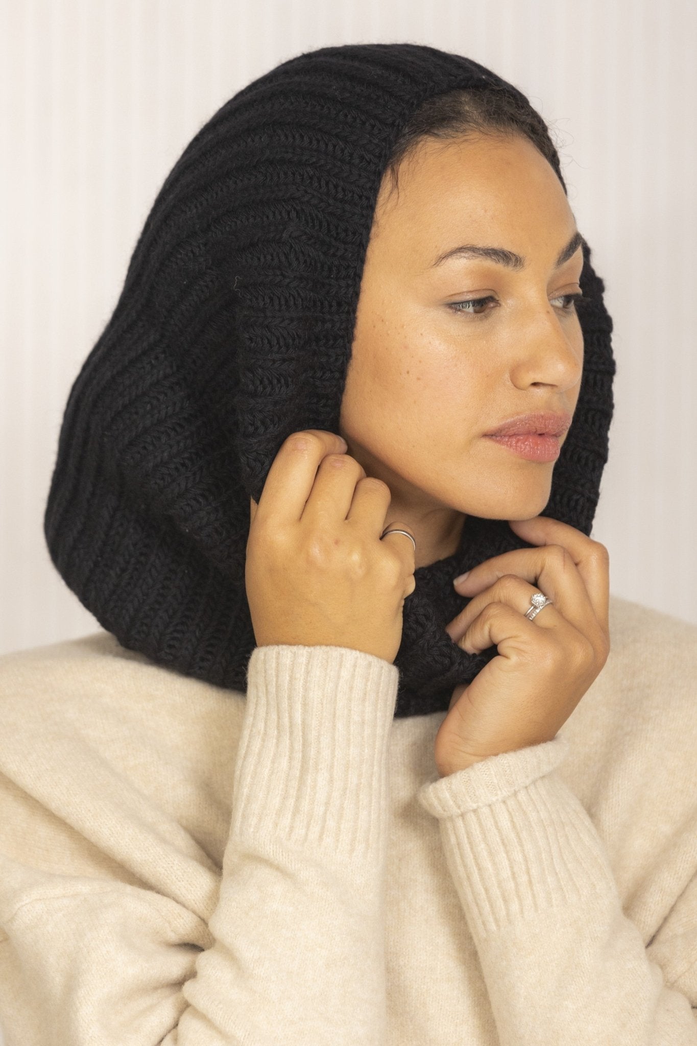 Merino Wool Knitted Infinity Snood Scarf – Neck Warmer in Black - likemary
