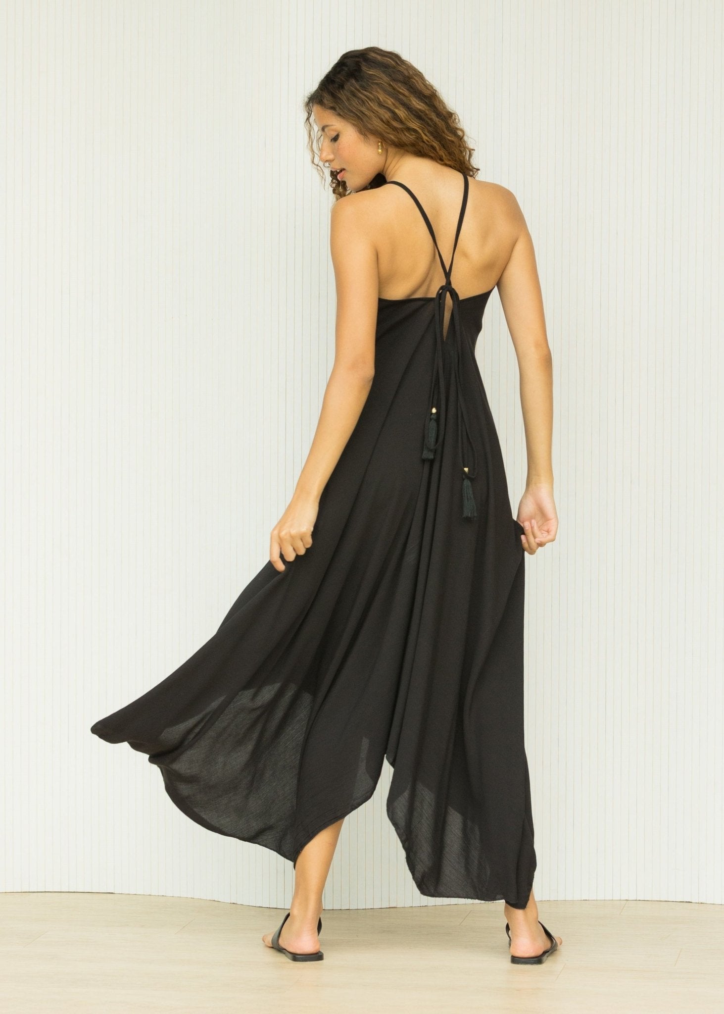 Summer Maxi Dress with Open Back & Pockets in Black - likemary