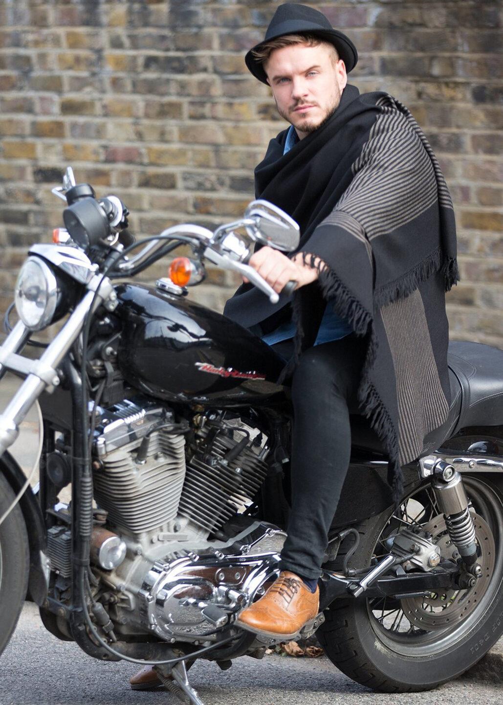 Twill Merino Handwoven Oversize Scarf with Stripes Design - likemary