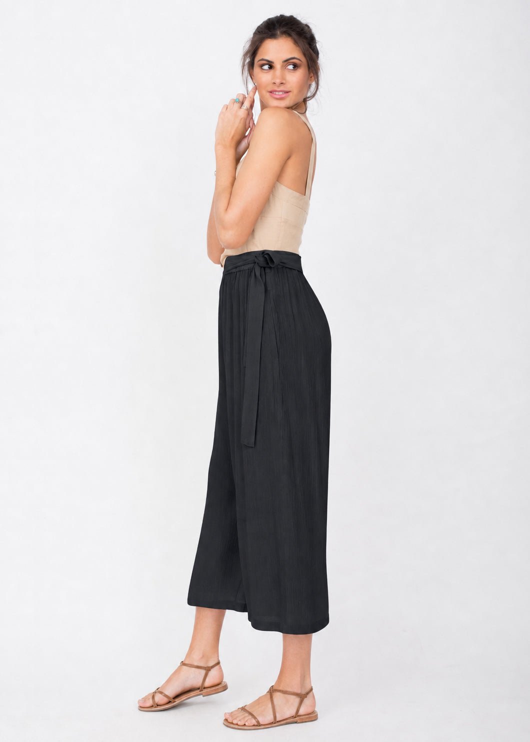 Black Cropped Elastic Waist Summer Trousers – clothing and accessories by likemary