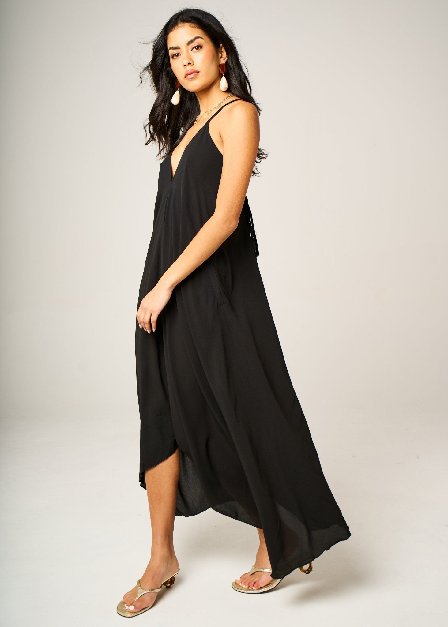 Black Summer Maxi Dress with Open Back & Pockets - likemary