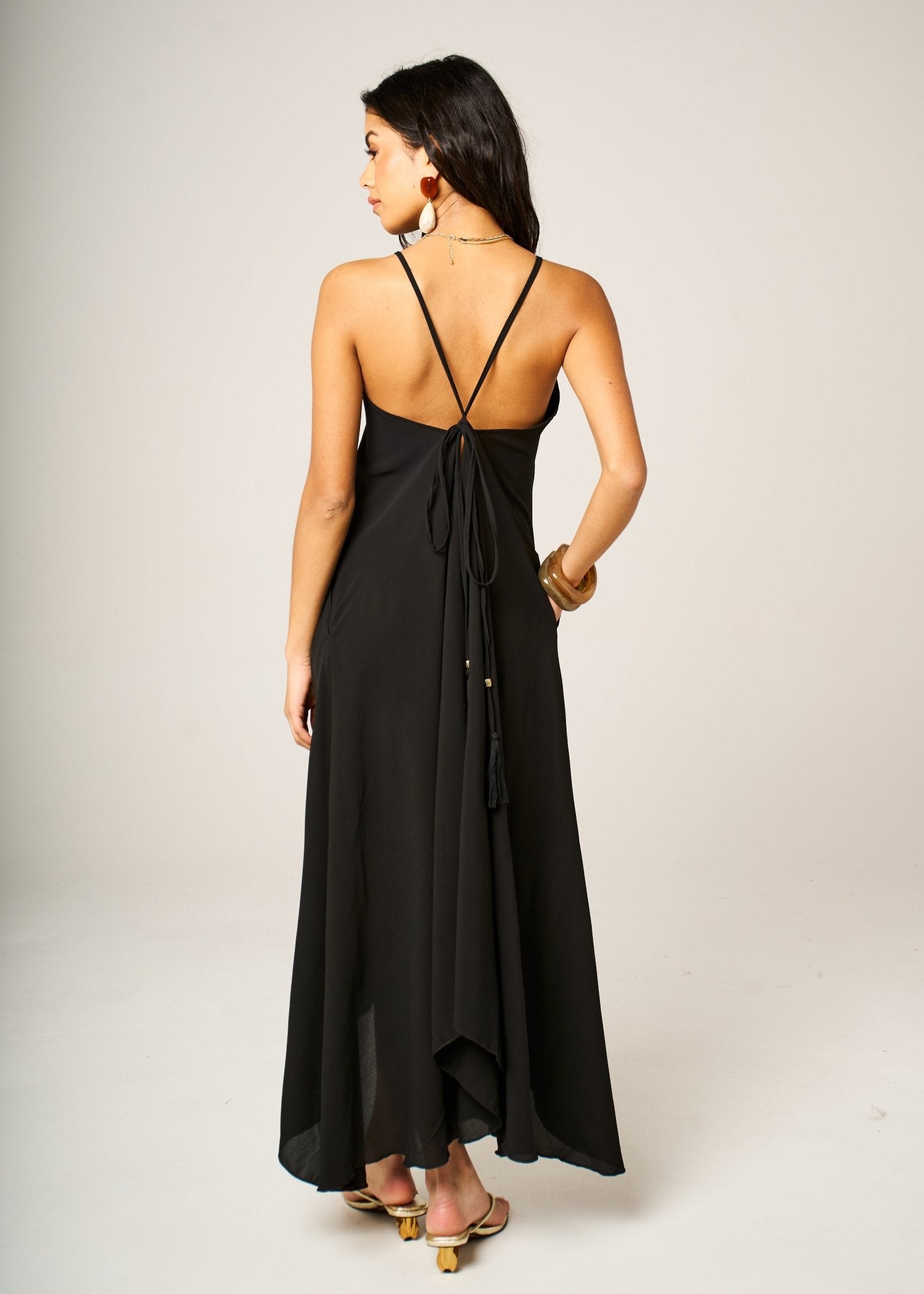 Black Summer Maxi Dress with Open Back & Pockets - likemary