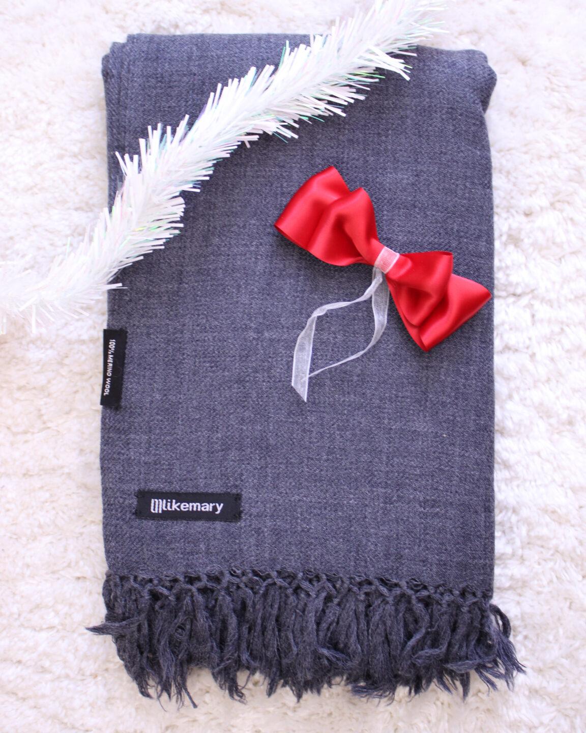 Menâ€™s Oversized Merino Wool Scarf in Charcoal Grey Twill Weave - likemary